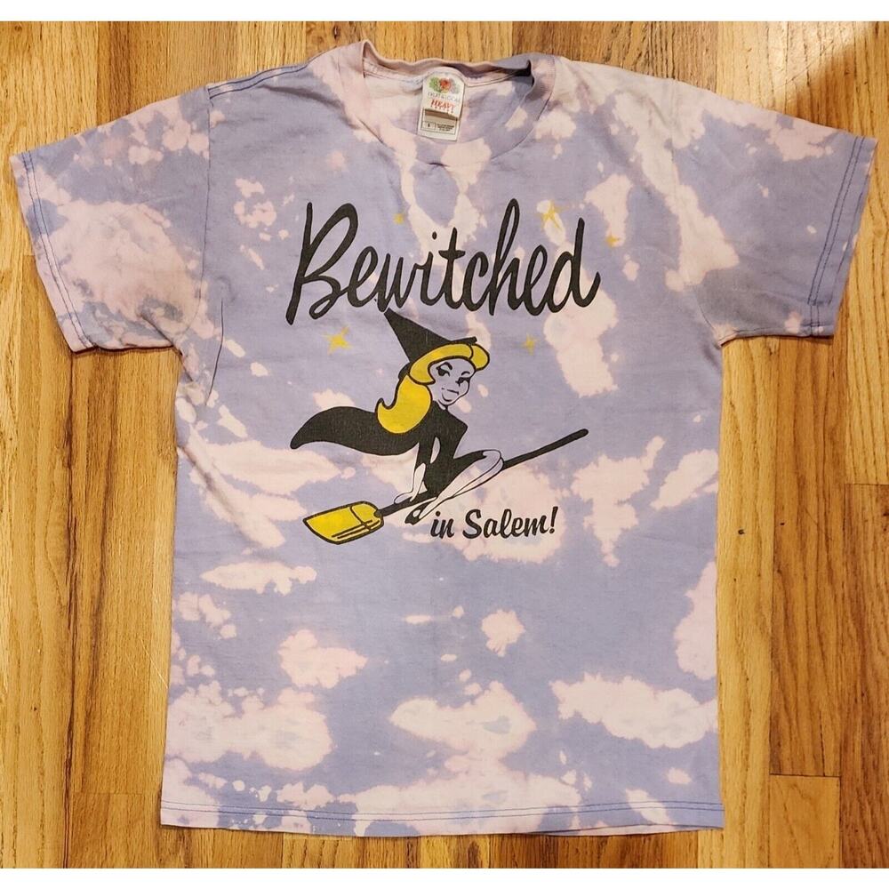 Vintage Women’s Bewitched In Salem Tie Dye Purple T-shirt Size Small Cotton